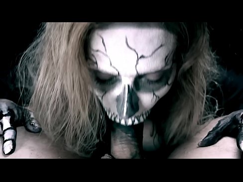❤️ Demon girl zuigt pik met haar zwarte mond en slikt sperma. ❤❌ Porno at porn nl.niceporn.ru ❤